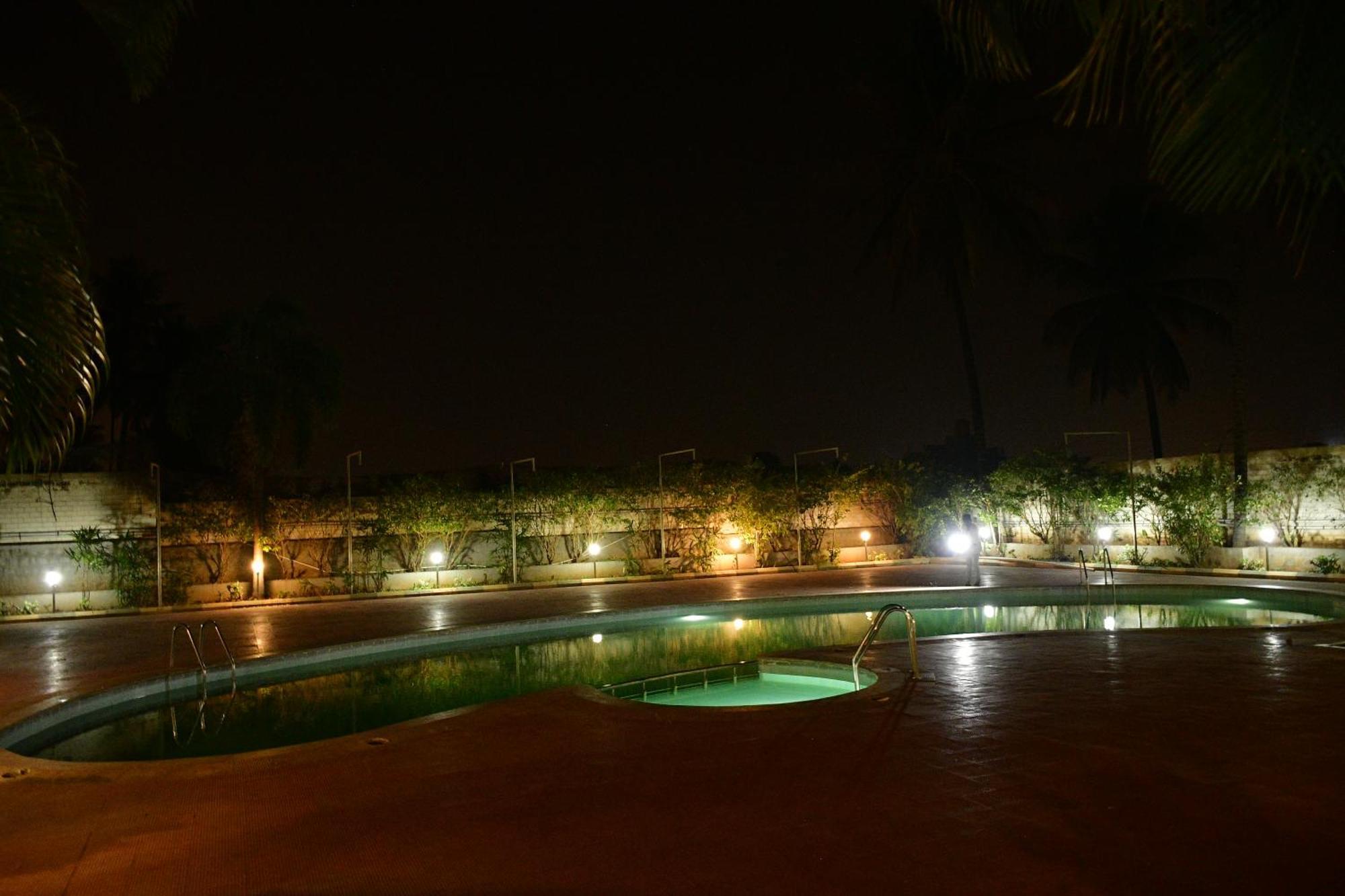 Nijaguna Resorts Chāmrājnagar Exterior foto